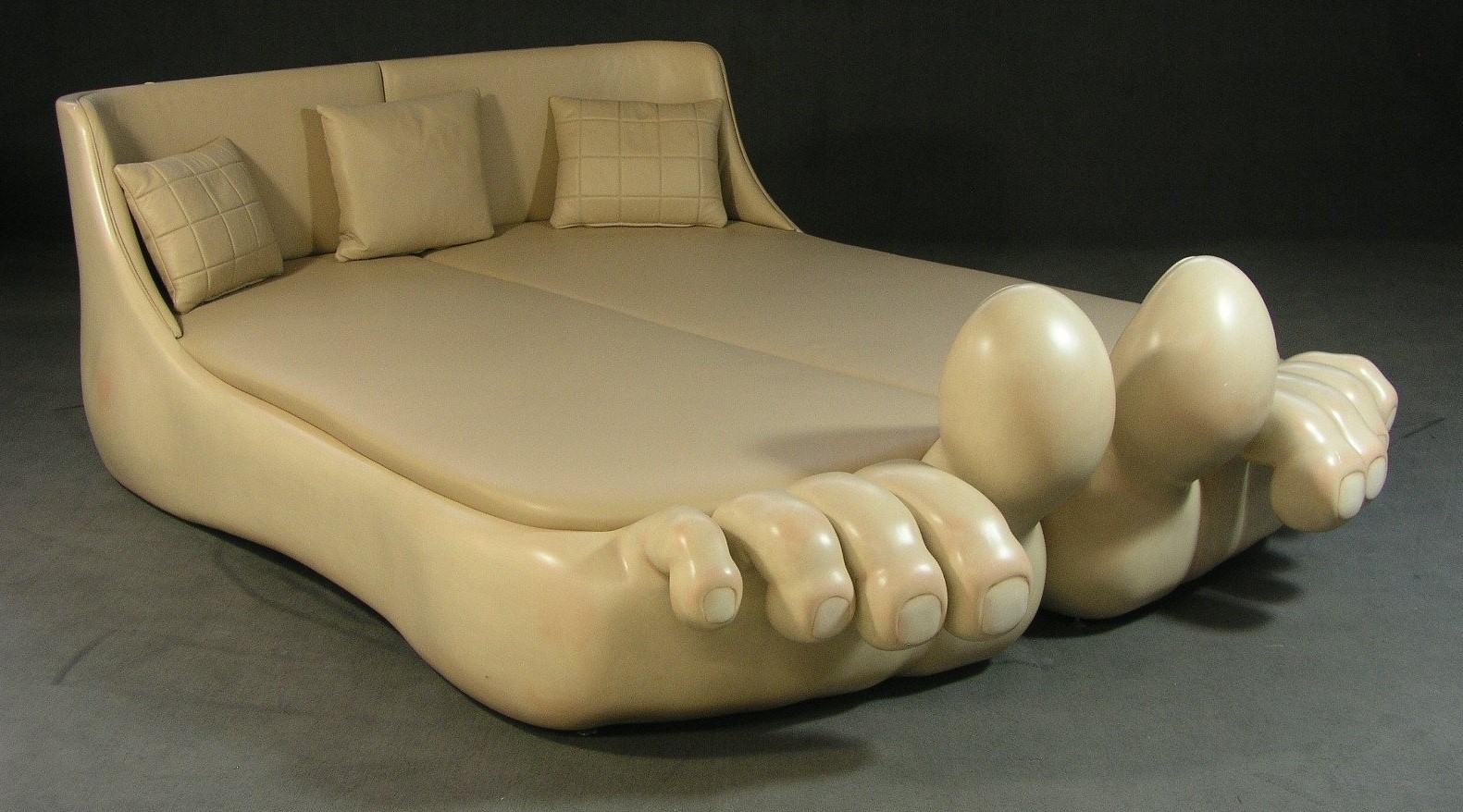 Весел мебель. Необычные диваны. Необычные кровати. Необычный диван кровать. Необычная мебель.